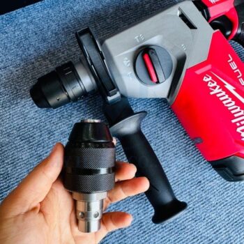 Khoan búa M18 FHX-0X0 và đầu cặp Fixtec™ không cần chìa tách rời