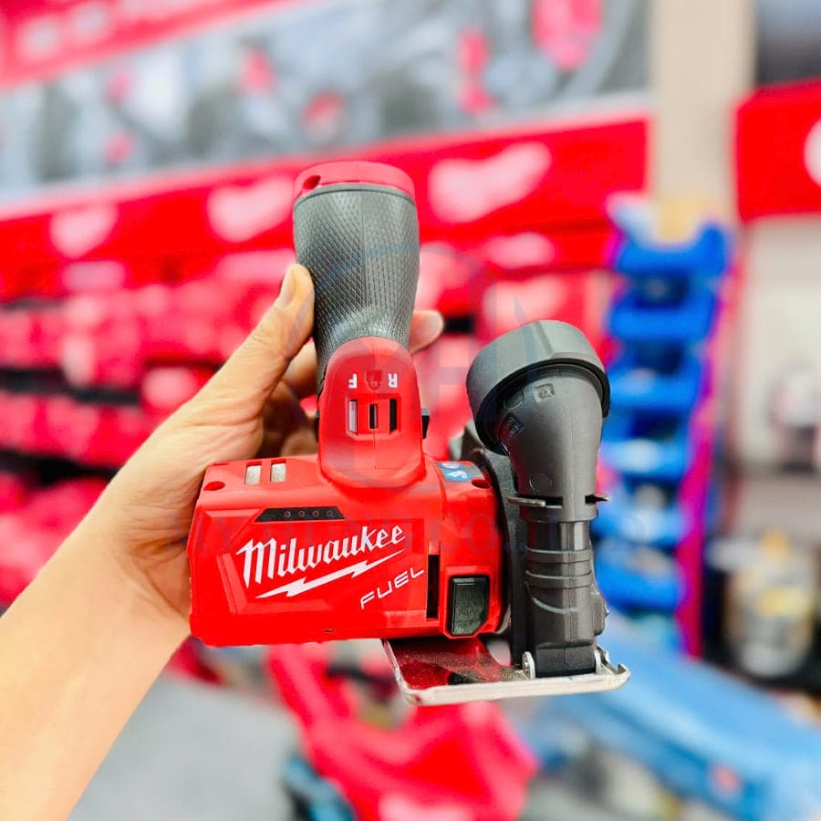 M12 FCOT với thiết kế nhỏ gọn cầm nắm thoải mái dễ thao tác