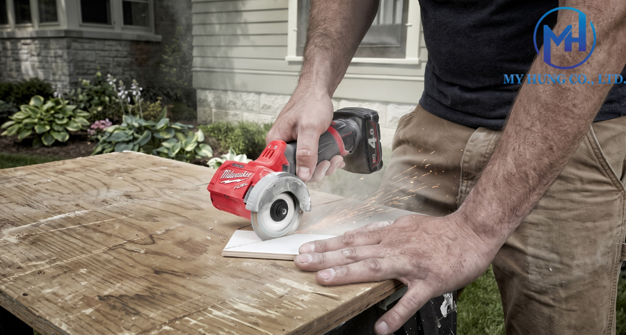 ứng dụng Máy cắt cầm tay Milwaukee M12 FCOT-0X (bare)