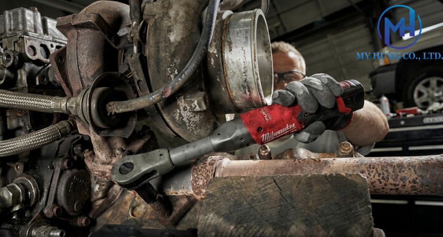 Máy siết bu lông góc Milwaukee M12 FIR38LR-0 (bare)