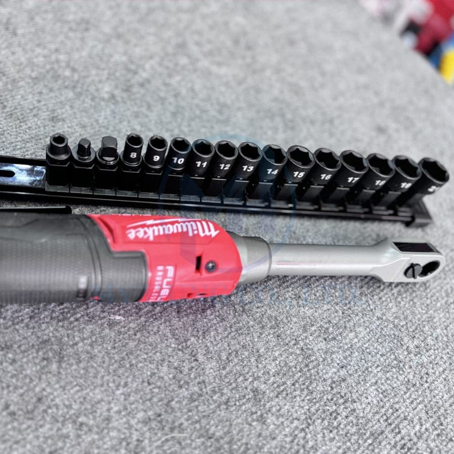 Máy siết bu lông dùng pin M12 FPTR-0