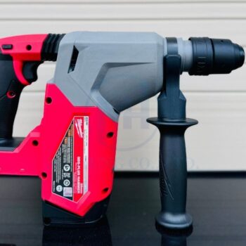 thân máy M18 FHX-0X0 in nhãn kỹ thuật và tay cầm bên