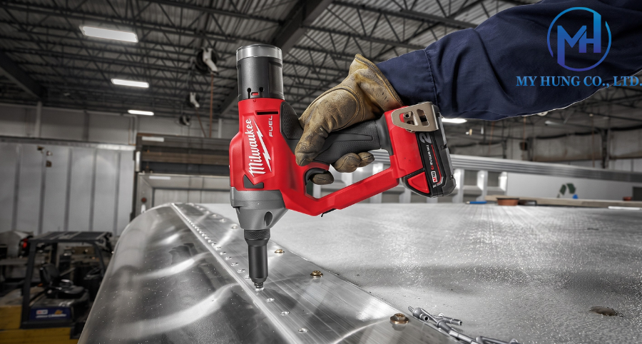 Máy bắn đinh rút dùng pin 18V Milwaukee M18 FRT-0X0 chính hãng