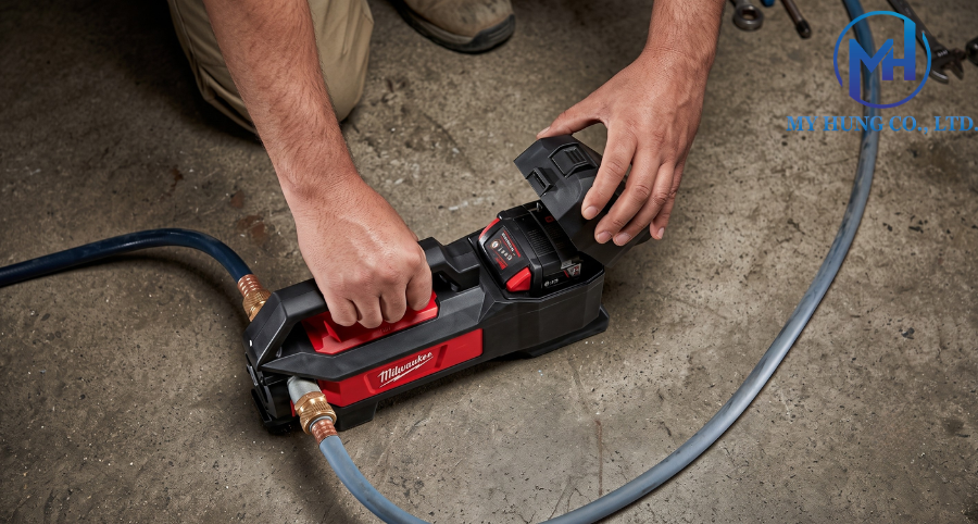 Máy bơm nước dùng pin Milwaukee M18 BTP-0 APJ bare chính hãng