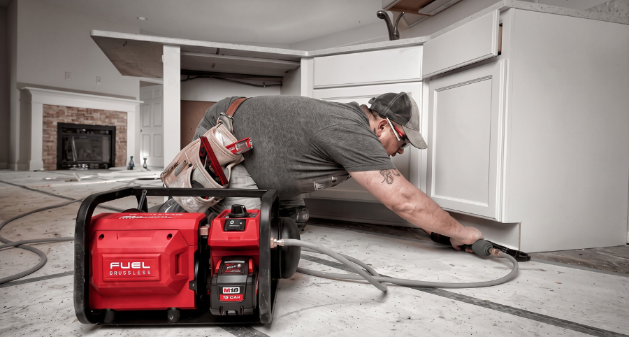 Ứng dụng máy nén khí Milwaukee M18 FAC-0 trong thi công nội thất