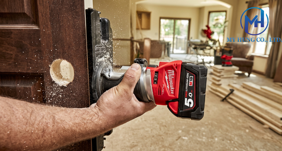 Ứng dụng máy phay mép gỗ Milwaukee M18 FTR-0X0 trong thi công nội thất