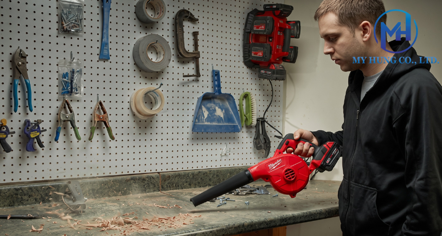 Máy thổi bụi dùng pin Milwaukee M18 BBL-0 bare chính hãng