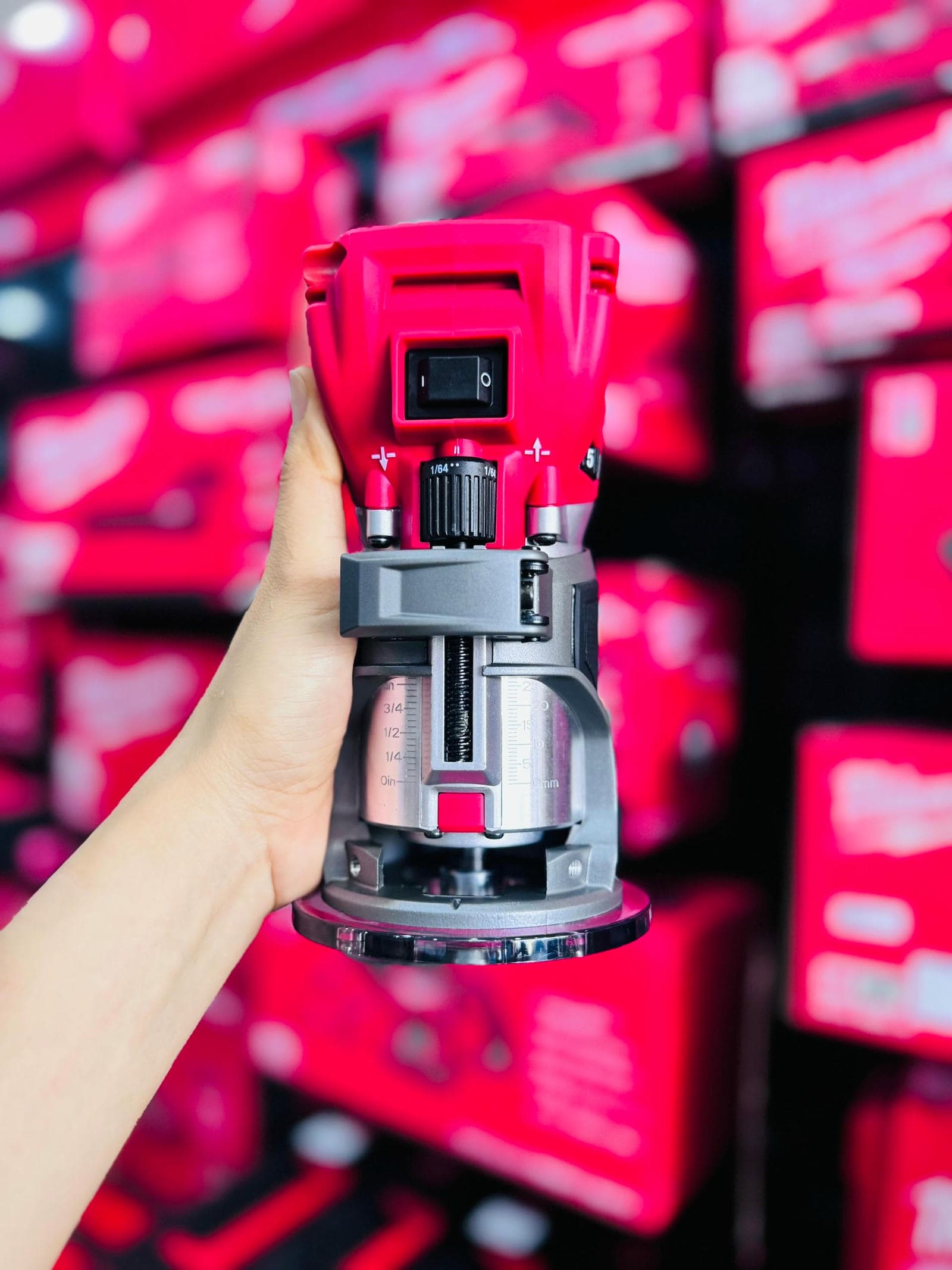 Máy phay dùng pin 18V Milwaukee M18 FTR-0X0