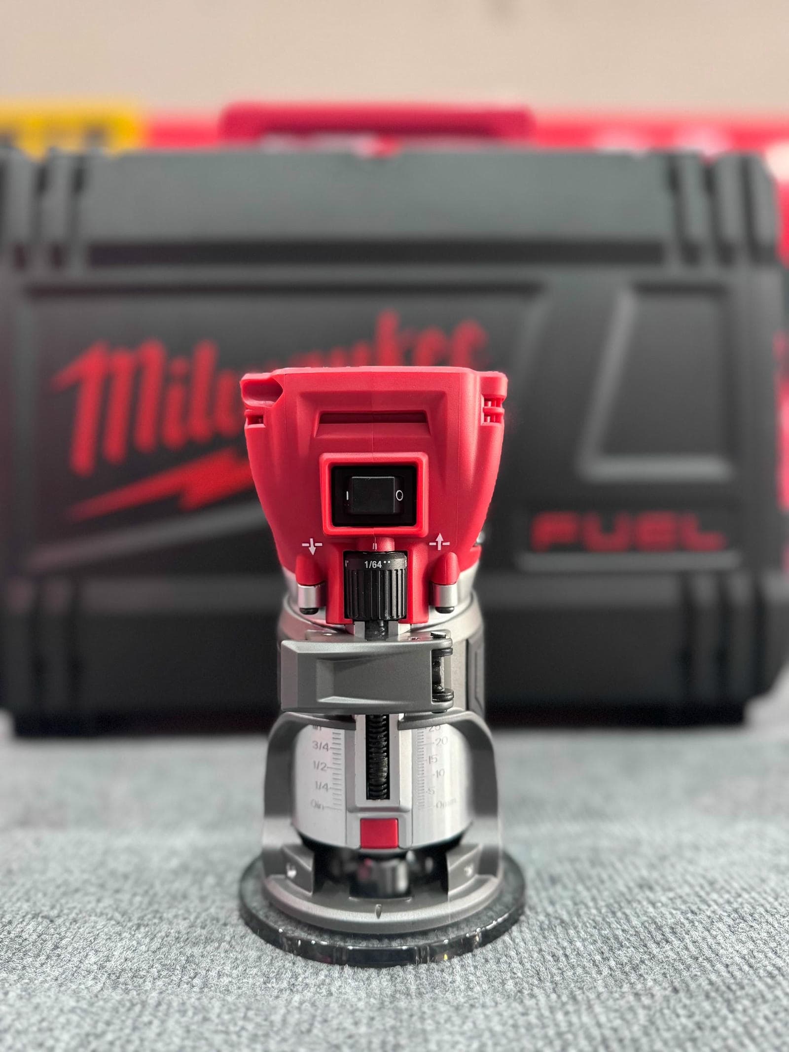 Máy phay dùng pin 18V Milwaukee M18 FTR-0X0