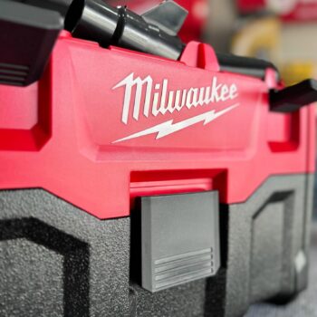 Máy hút bụi khô và ướt dùng pin 18V Milwaukee M18 VC-2-0