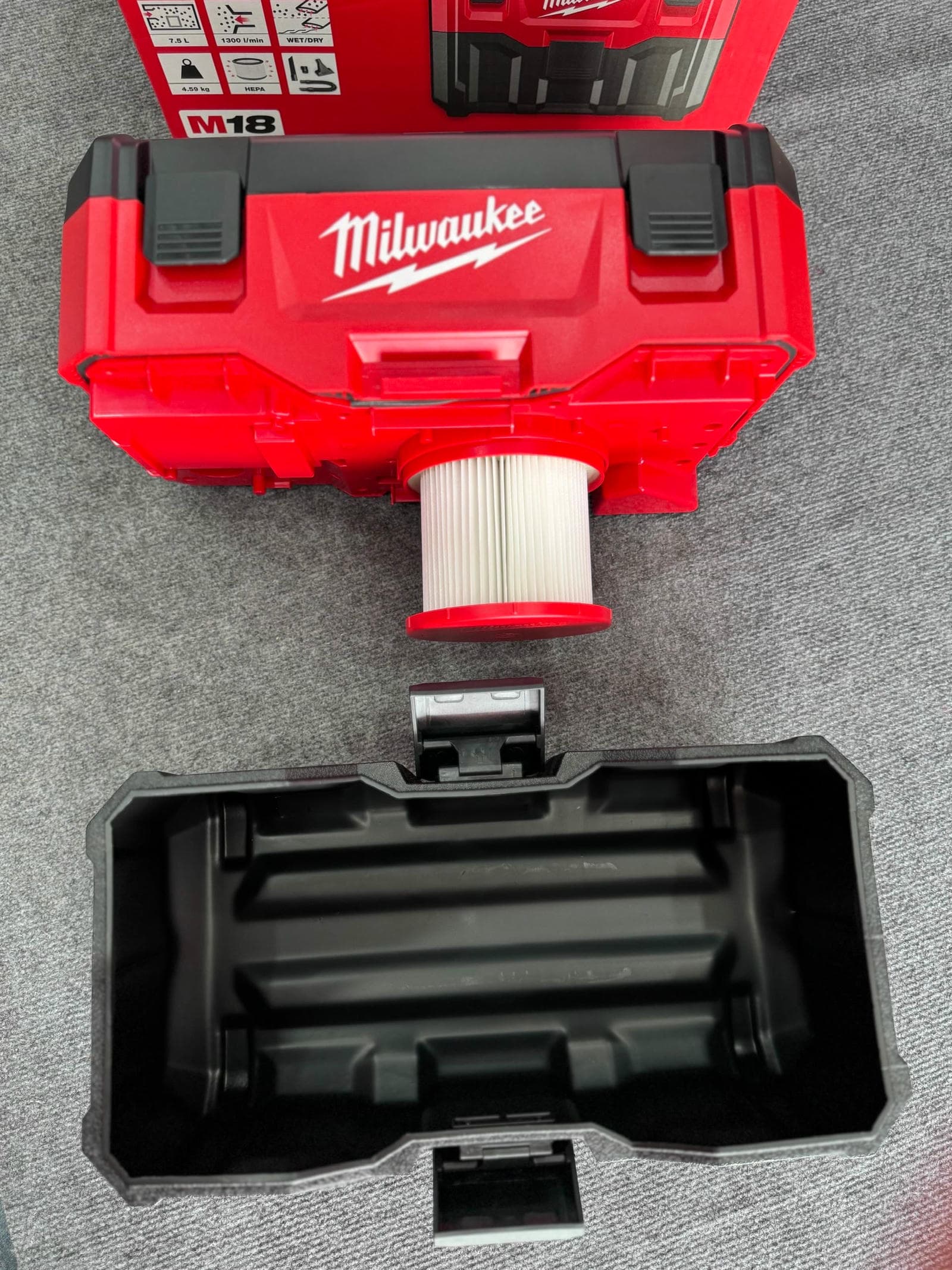 Máy hút bụi khô và ướt dùng pin 18V Milwaukee M18 VC-2-0