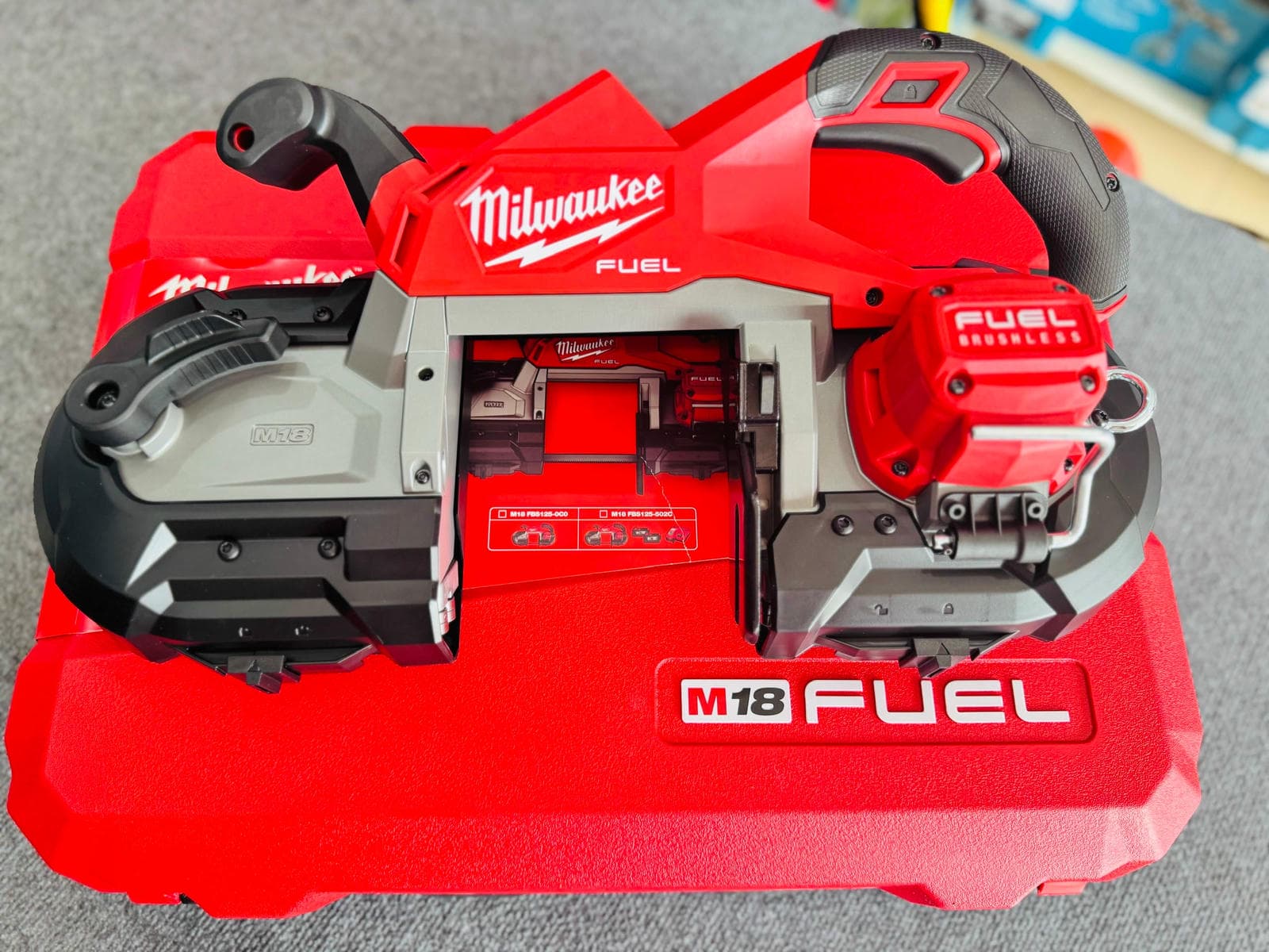 Máy cưa vòng dùng pin 18V Milwaukee M18 FBS125