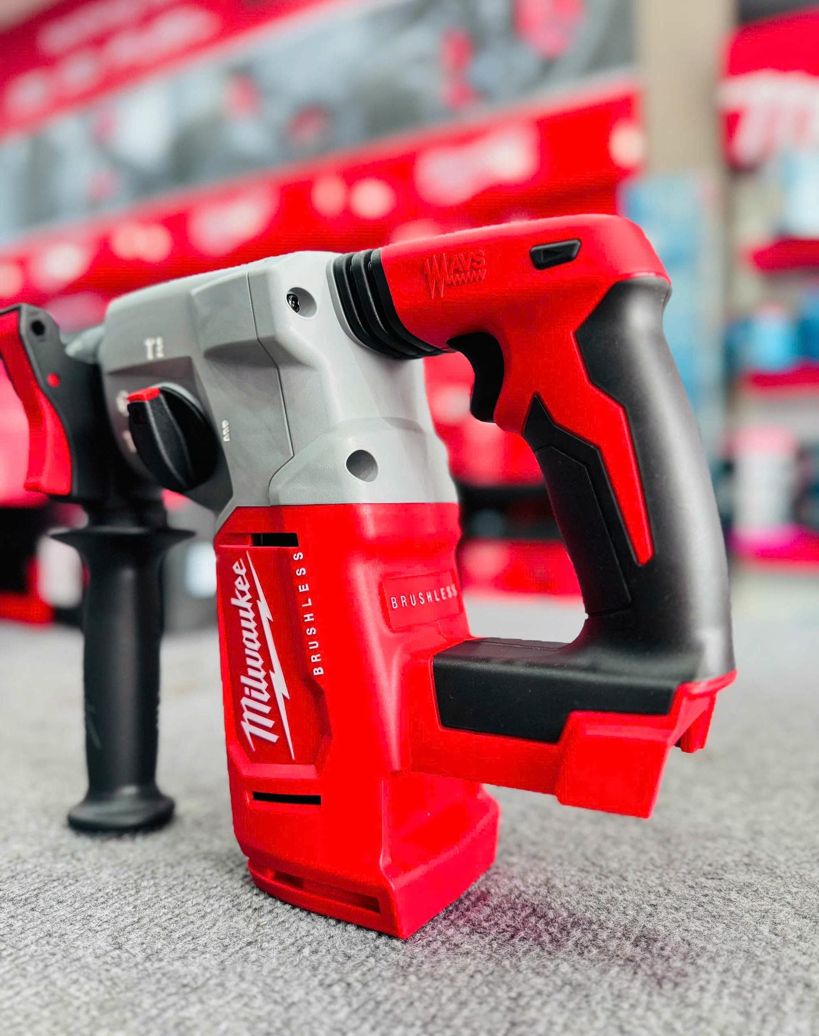 Máy khoan bê tông dùng pin 18V Milwaukee M18 BLH