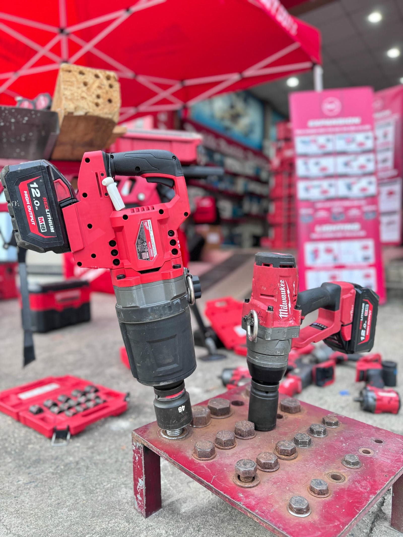 Máy siết bu lông dùng pin 18V Milwaukee M18 ONEFHIWF1DS-0
