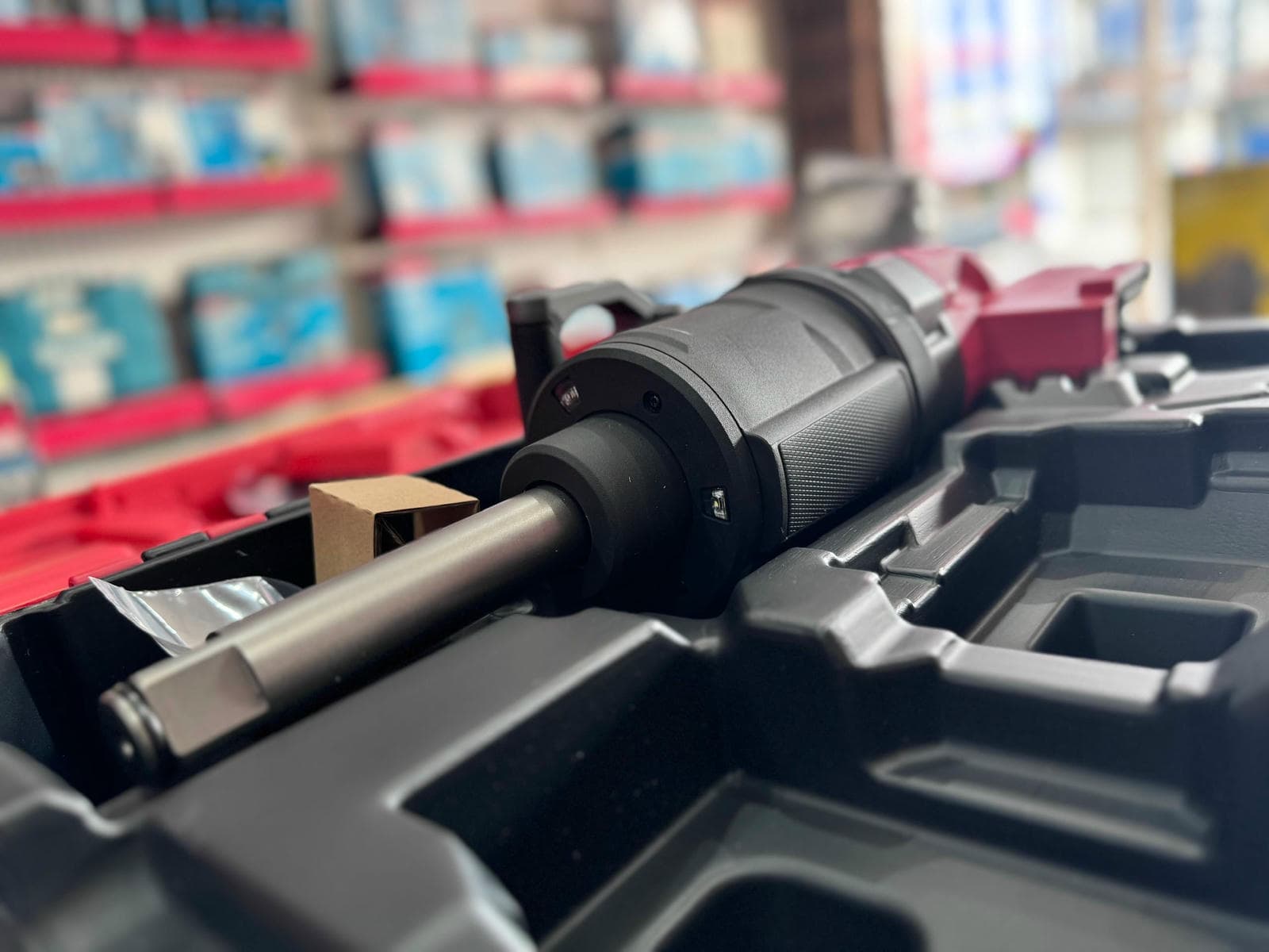 Máy siết bu lông dùng pin 18V Milwaukee M18 ONEFHIWF1D-0C0