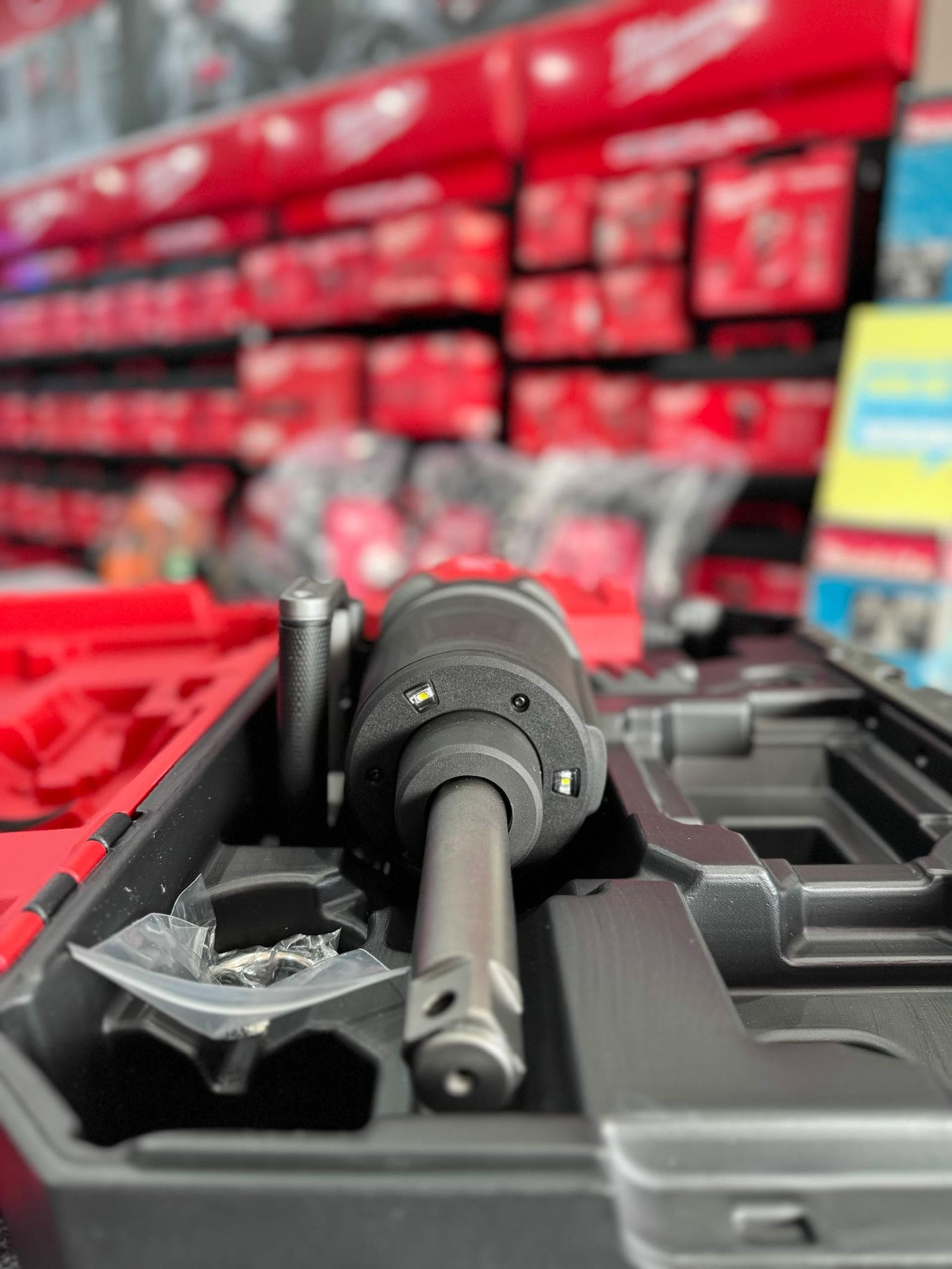 Máy siết bu lông dùng pin 18V Milwaukee M18 ONEFHIWF1D-0C0