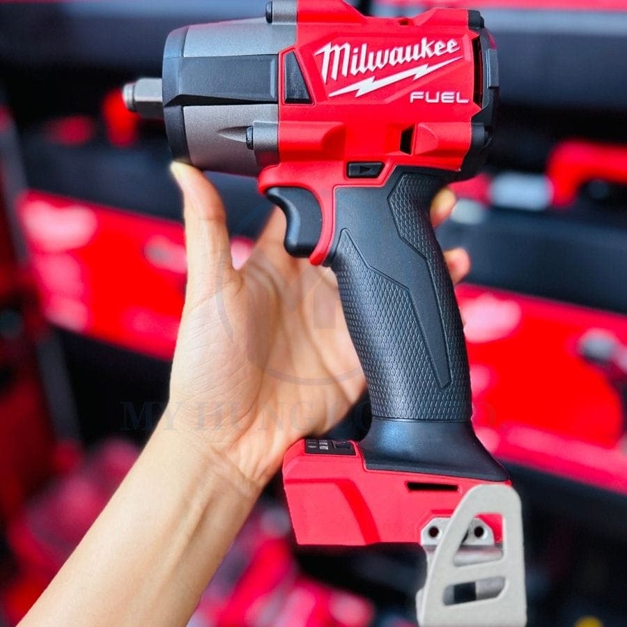 Máy siết bu lông Milwaukee M18 FMTIW2F12-0X0 FUEL™ ½ Mid-Torque